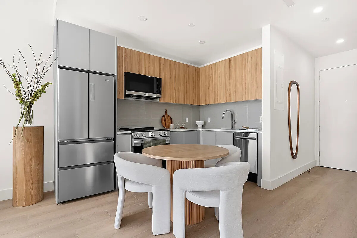 4-34 26th Avenue 304 Astoria Queens NY 11102