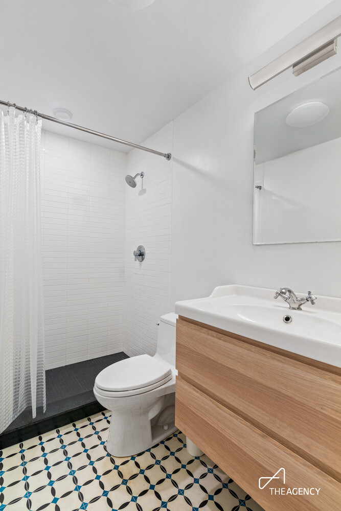 290 Manhattan Avenue East Williamsburg Brooklyn NY 11211