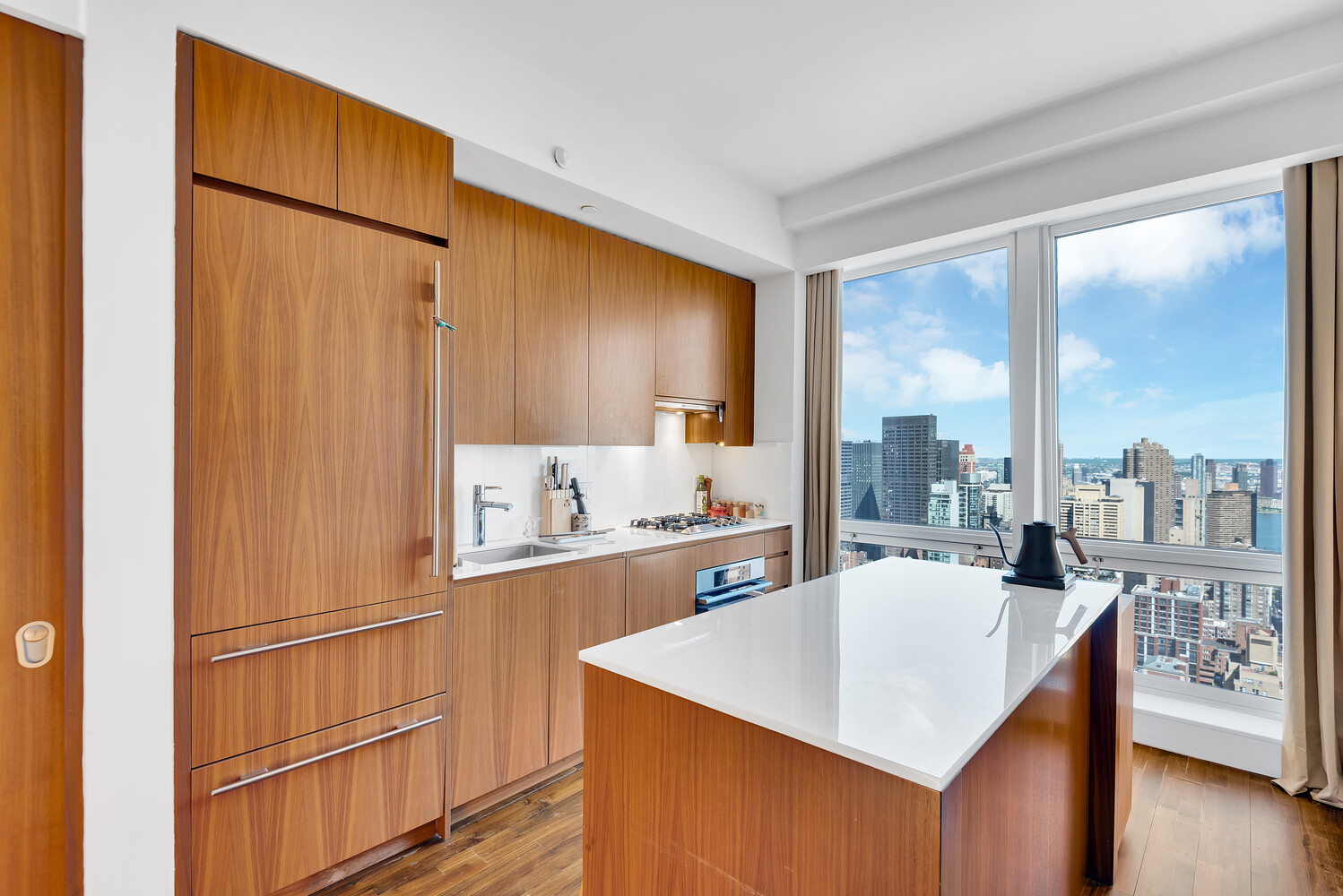 400 Fifth Avenue Midtown West New York NY 10018