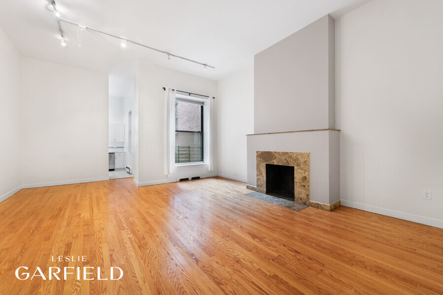 23 West 69th Street Lincoln Square New York NY 10023