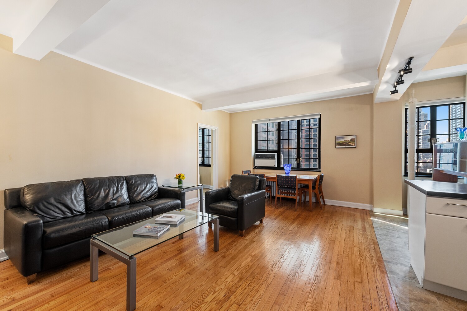 211 East 35th Street Murray Hill New York NY 10016