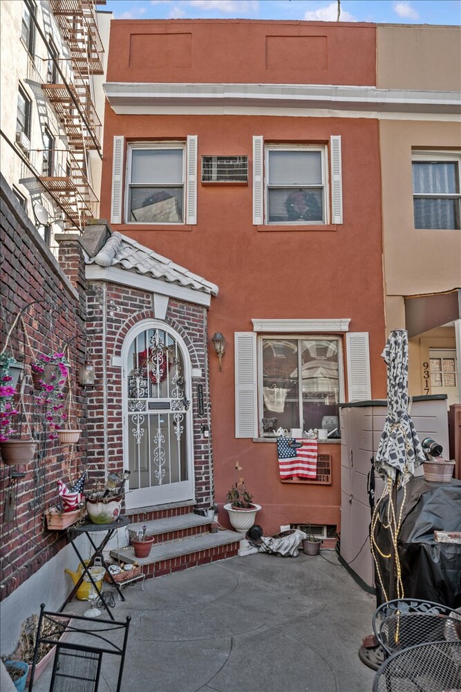 9315 Lafayette Walk Fort Hamilton Brooklyn NY 11209