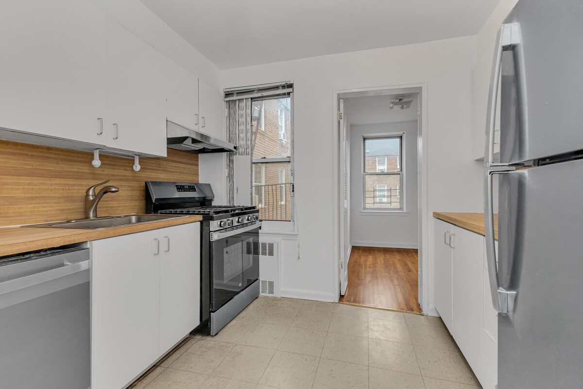 67-07 Yellowstone Blvd. 5F Forest Hills Queens NY 11375