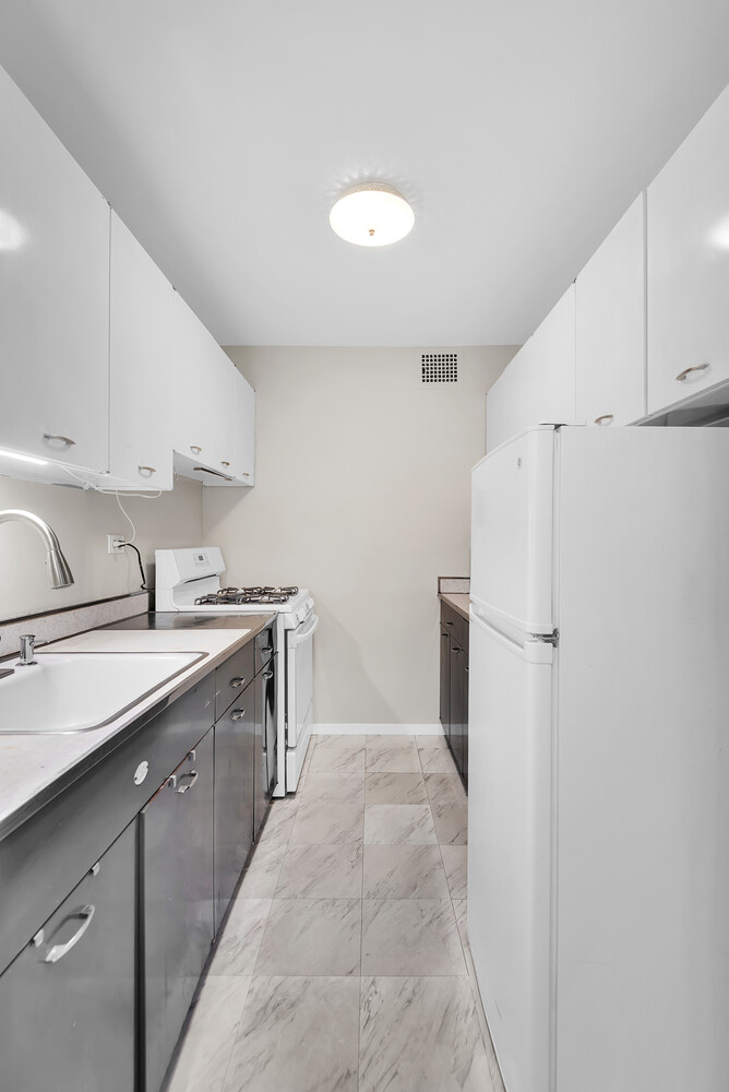 185 West End Avenue 8B Lincoln Square New York NY 10023