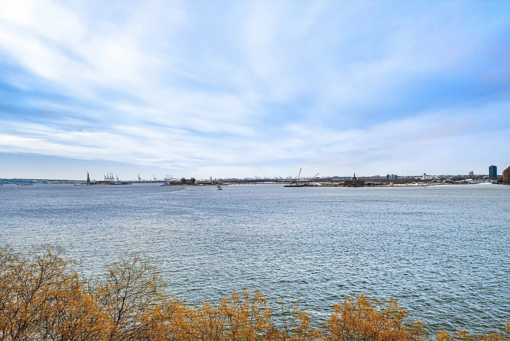 350 Albany Street 8A Battery Park City New York NY 10280