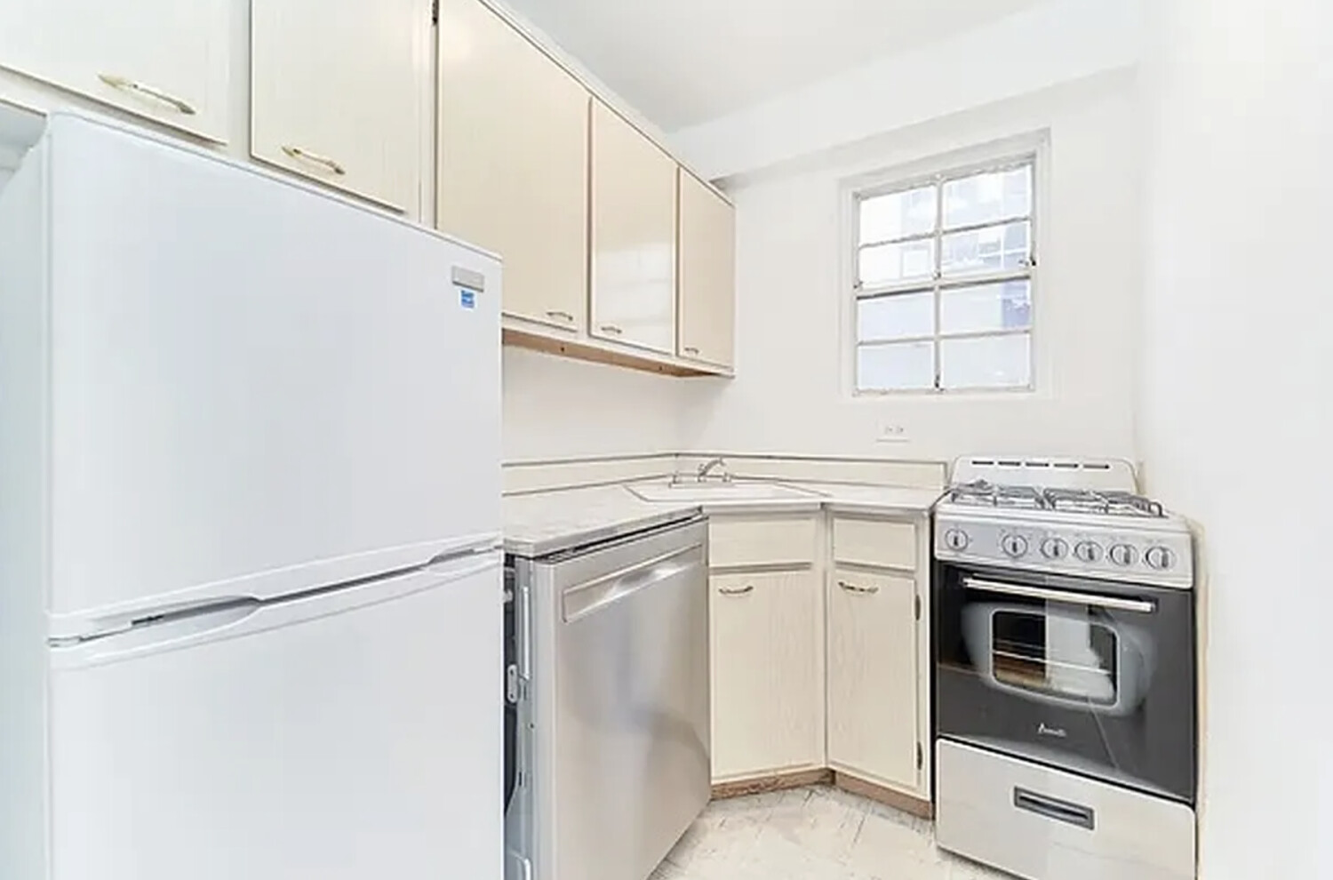 330 East 49th Street 8K Turtle Bay New York NY 10017