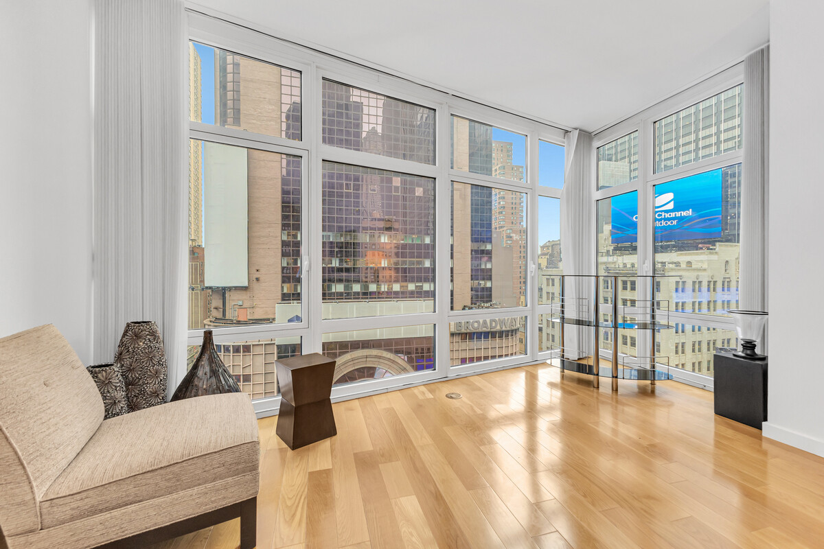 1600 Broadway Midtown West New York NY 10019