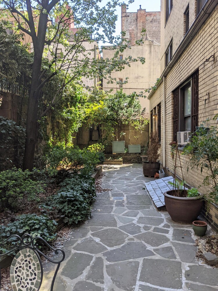 211 East 35th Street Murray Hill New York NY 10016