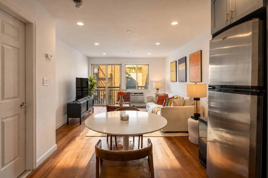 15 Saint Marks Place 6AB E. Greenwich Village New York NY 10003
