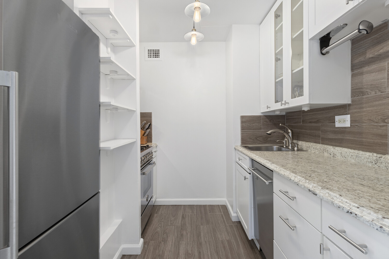 310 East 46th Street 18G Turtle Bay New York NY 10017