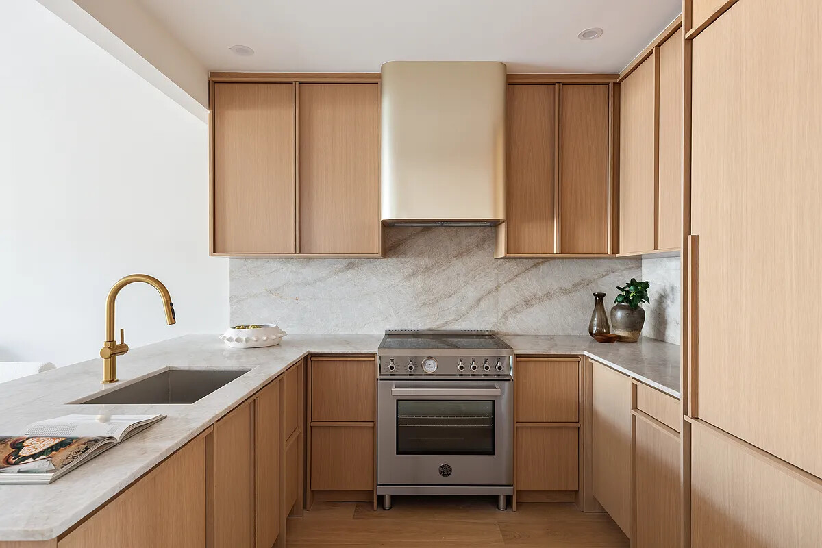 215 Calyer Street 4 Greenpoint Brooklyn NY 11222