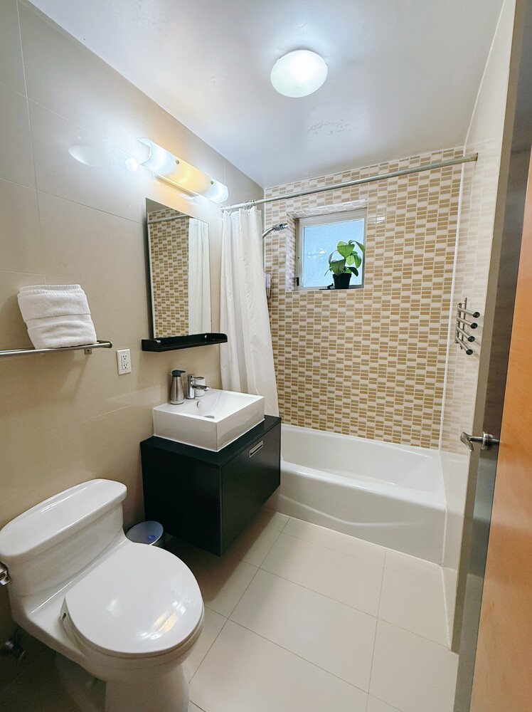 502 Ninth Avenue 2B Clinton New York NY 10018