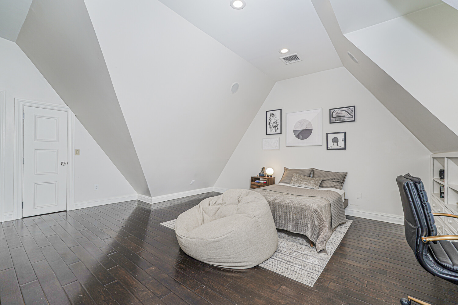 125 Benedict Road Todt Hill Staten Island NY 10304