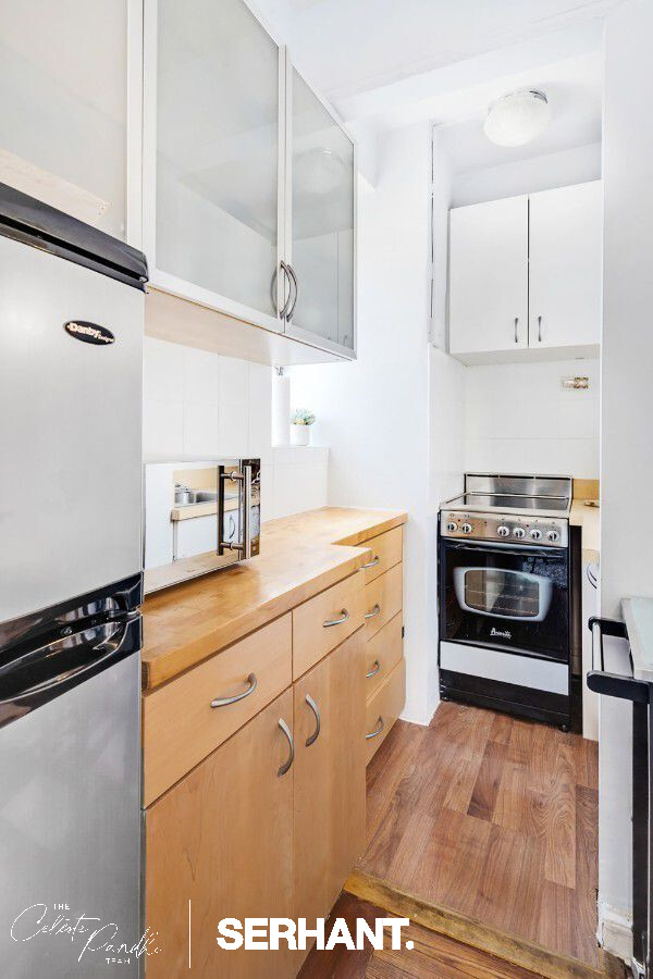 320 East 42nd Street 2301 Tudor City New York NY 10017