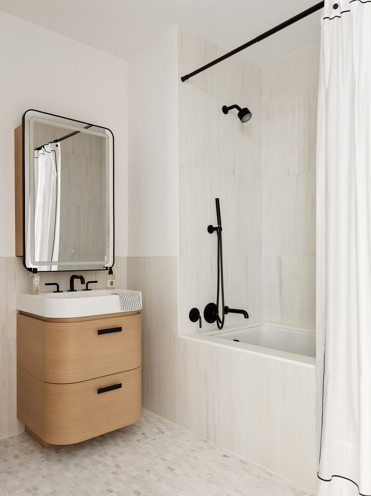 480 Kent Avenue 20D Williamsburg Brooklyn NY 11249