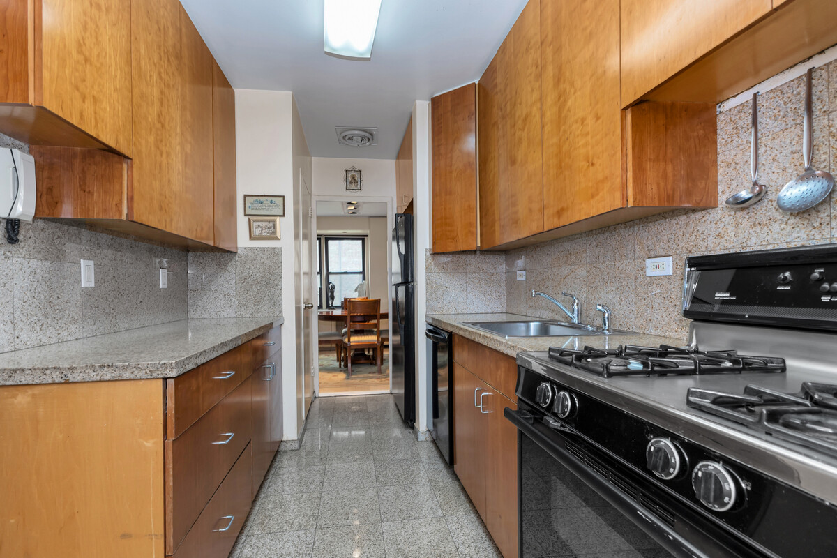220 East 54th Street 5E Turtle Bay New York NY 10022