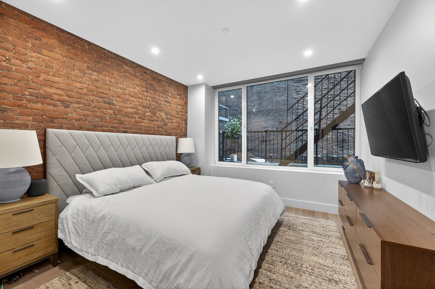 17 East 17th Street 2FL Flatiron District New York NY 10003