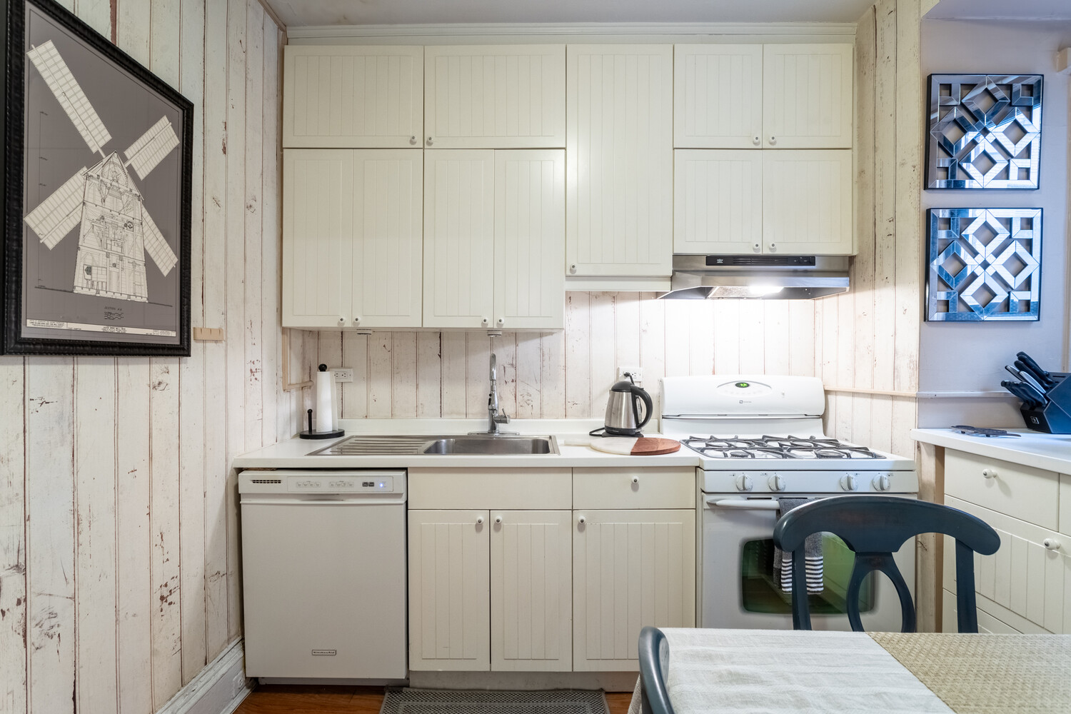 205 West 57th Street 2CB Midtown West New York NY 10019