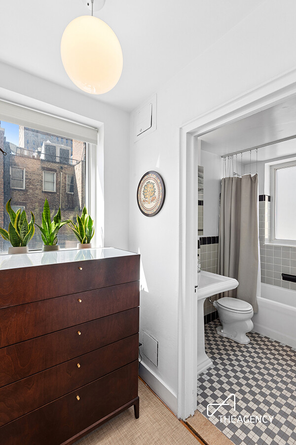 200 West 20th Street 303 Chelsea New York NY 10011