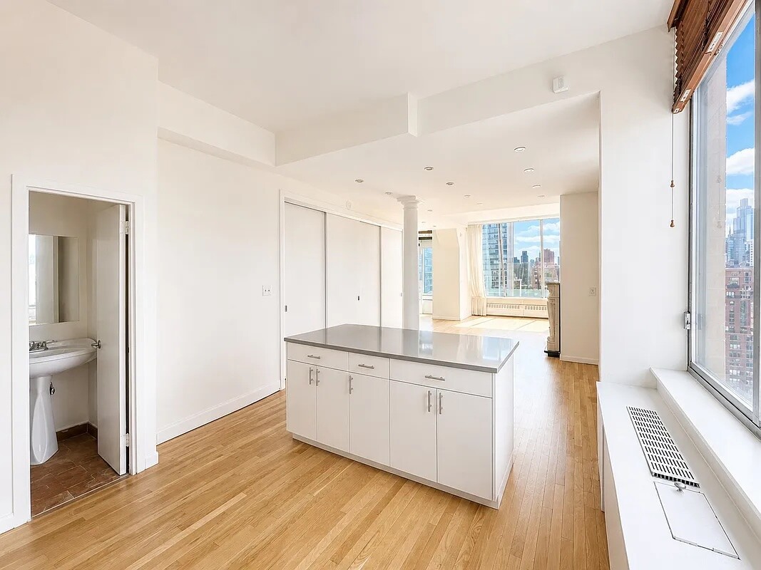 343 East 74th Street PH34D Upper East Side New York NY 10021