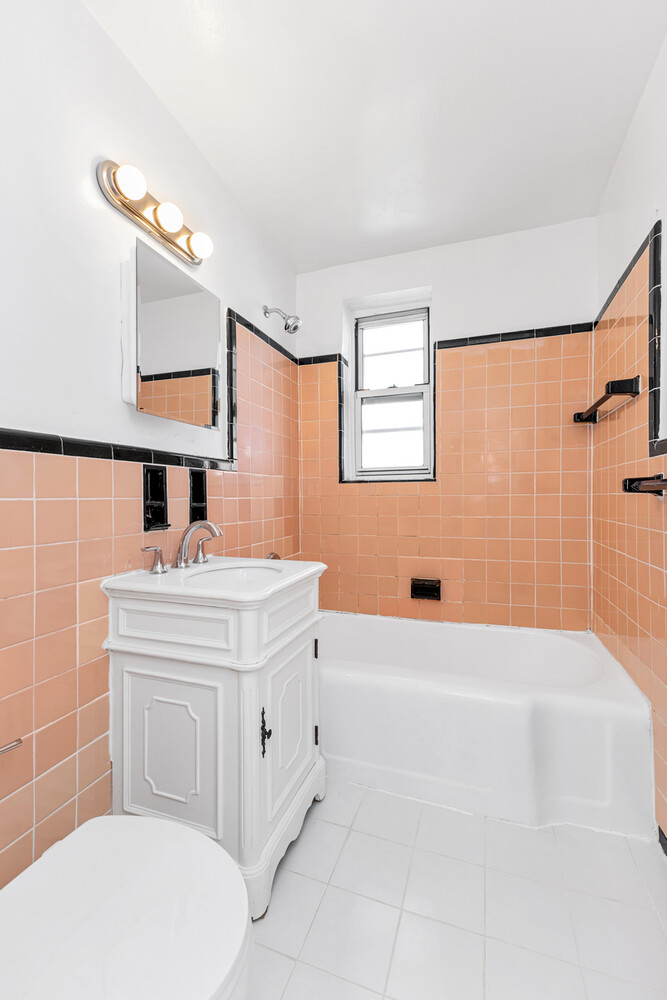 67-10 108th Street Forest Hills Queens NY 11375
