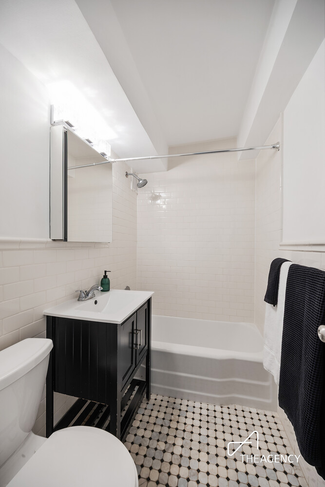 165 Clinton Avenue 2C Clinton Hill Brooklyn NY 11205