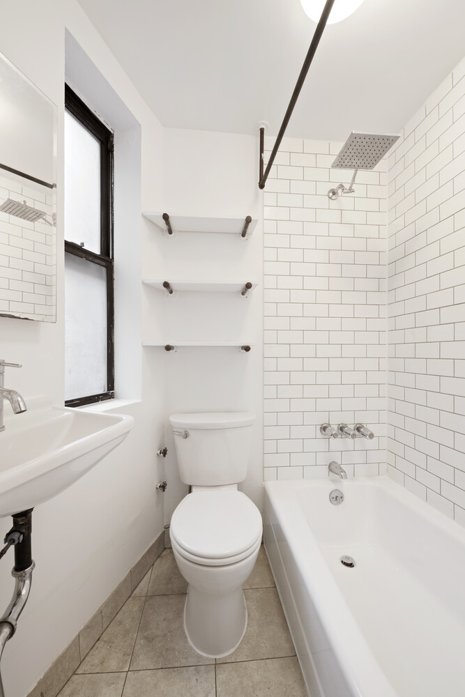 715 Ninth Avenue Clinton New York NY 10019