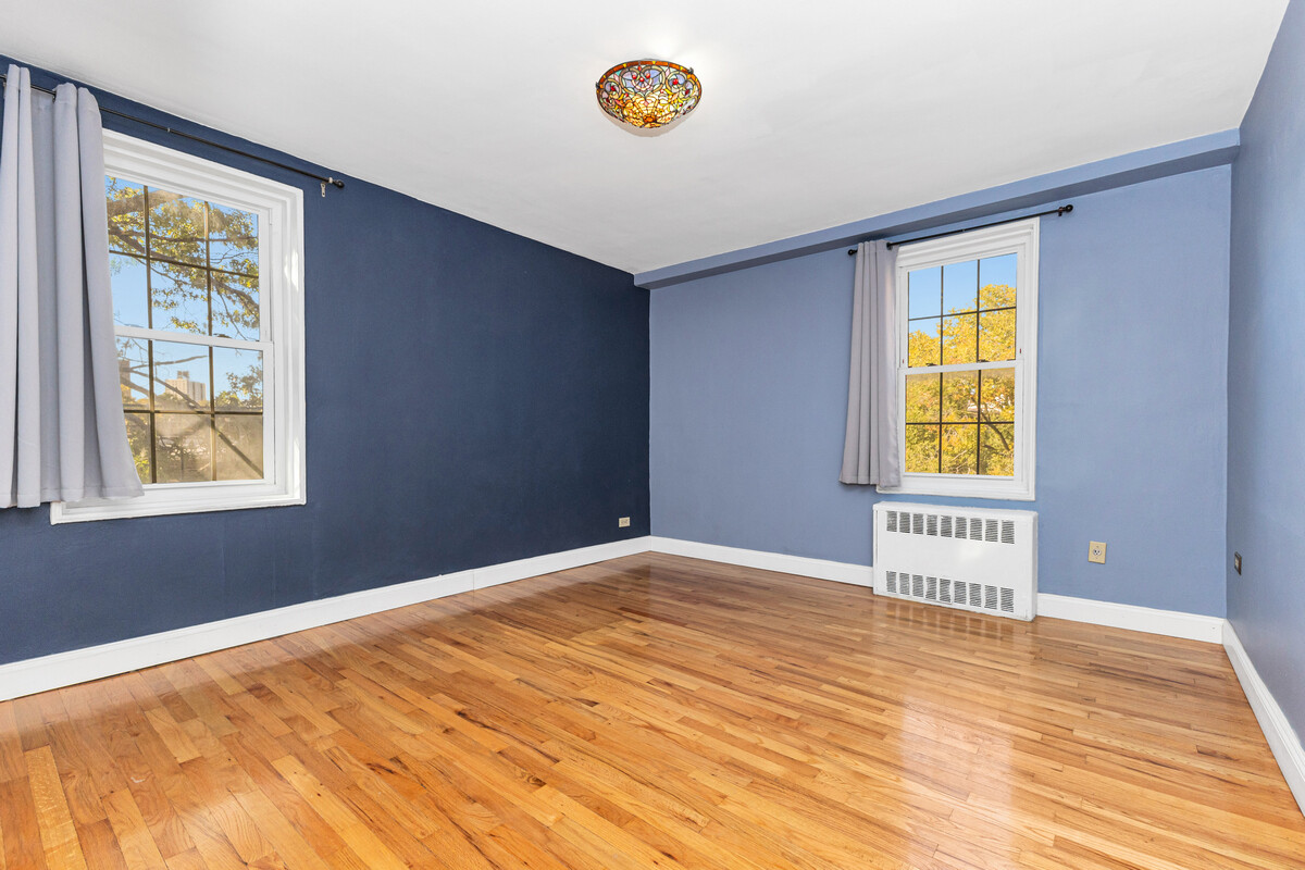 140-21 Burden Crescent 306 Briarwood Queens NY 11435