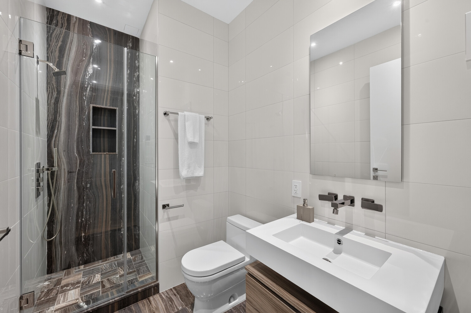 305 East 61st Street 702 Upper East Side New York NY 10065