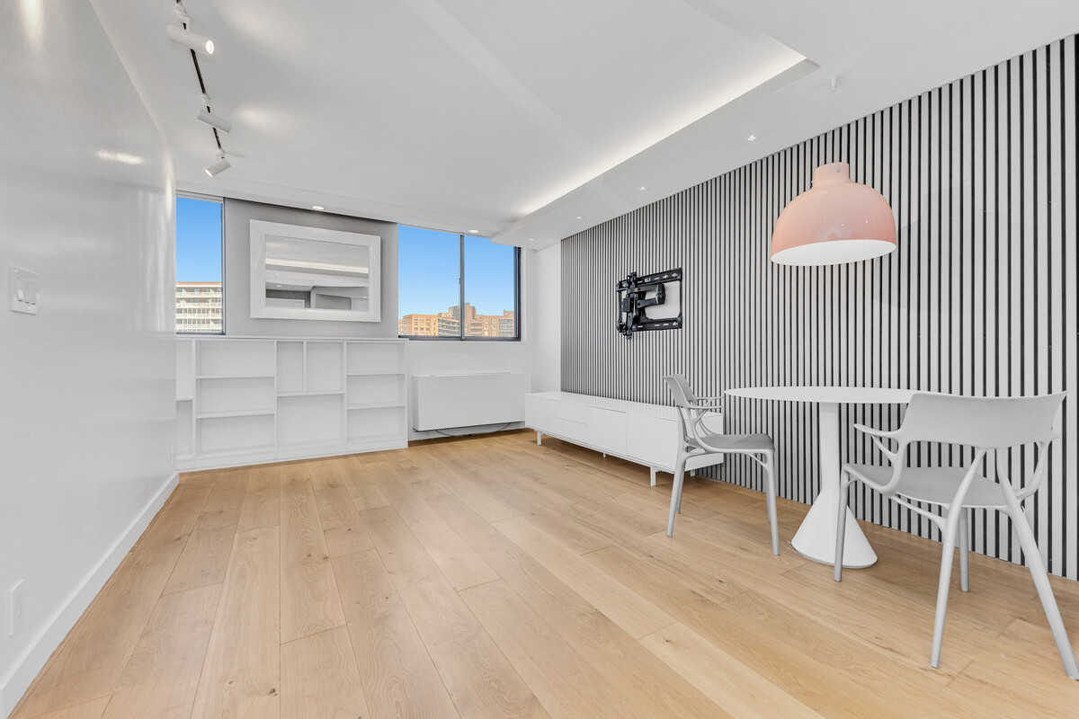 62-54 97th Place 9M Forest Hills Queens NY 11374