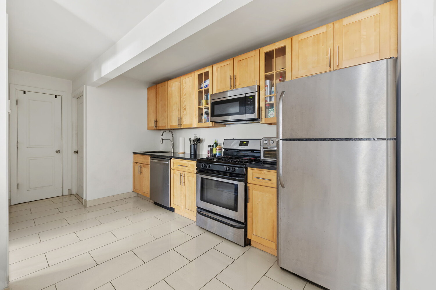 201 Huron Street 2B Greenpoint Brooklyn NY 11222