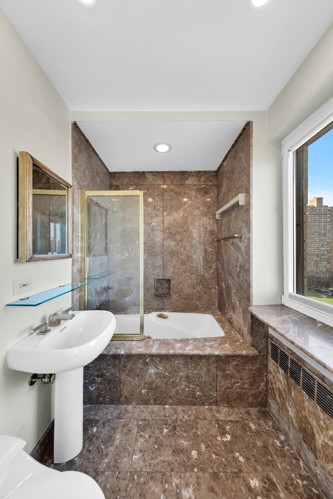 180 East End Avenue 18B Upper East Side New York NY 10128