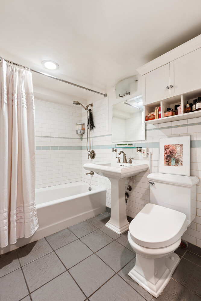 220-222 East 5th Street 2 E. Greenwich Village New York NY 10003