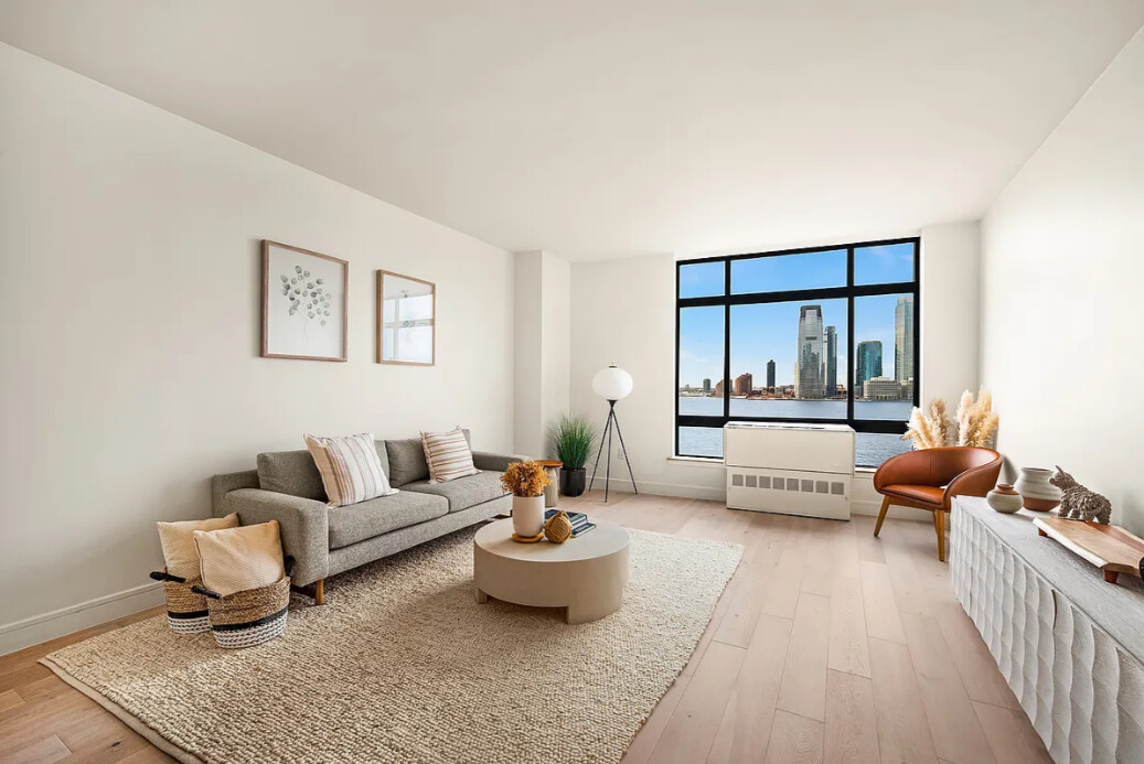 350 Albany Street 8A Battery Park City New York NY 10280