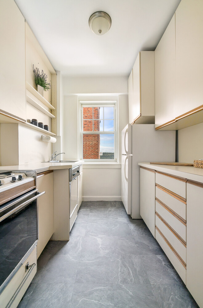 160 Cabrini Blvd. APT127 Hudson Heights New York NY 10033