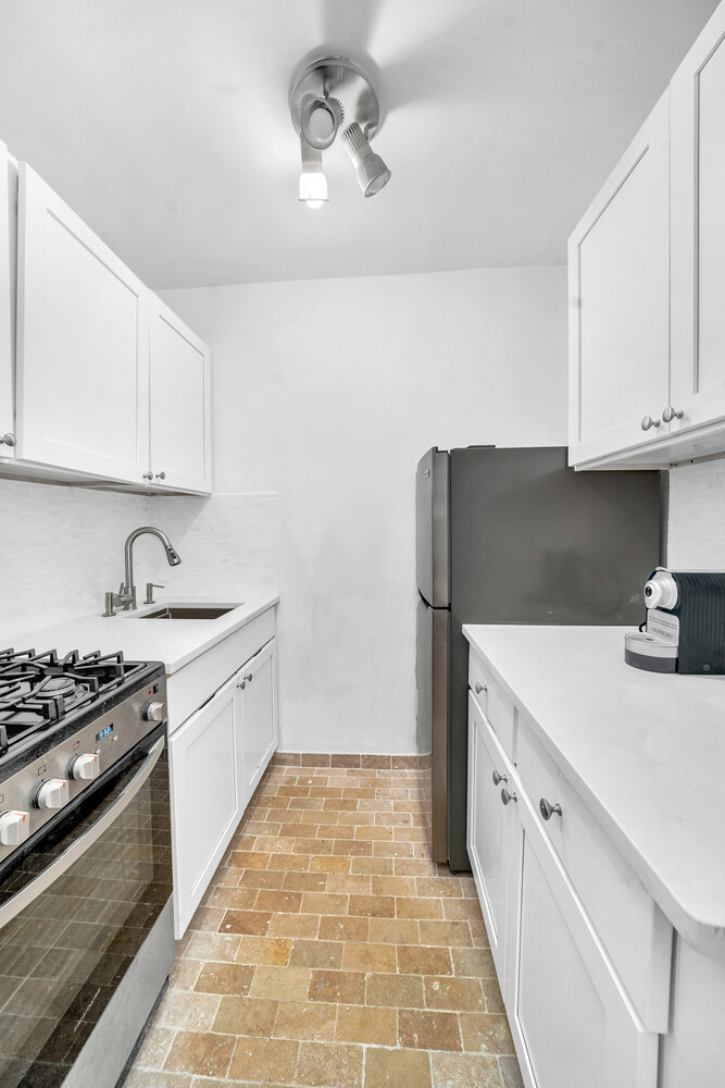 54 East 8th Street 3L Greenwich Village New York NY 10003