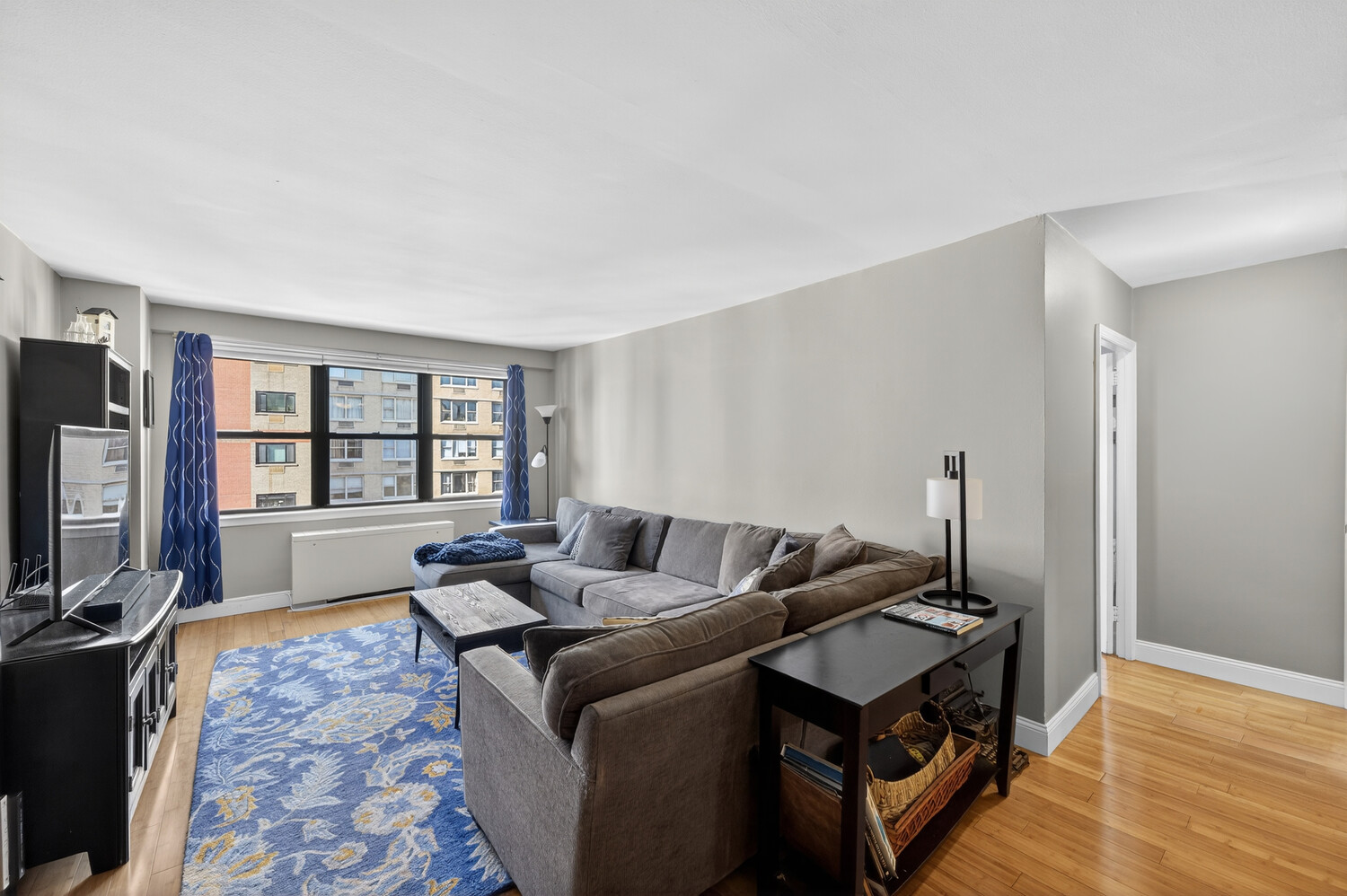 201 East 28th Street 14M Kips Bay New York NY 10016