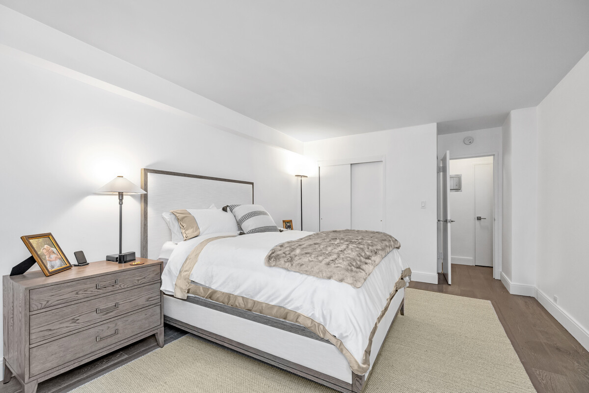 77 West 55th Street 2HH Midtown West New York NY 10019