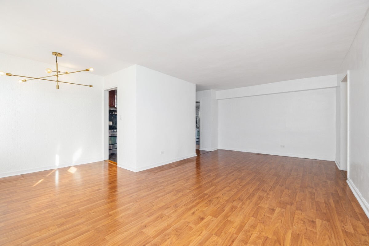 67-10 108th Street 4A Forest Hills Queens NY 11375