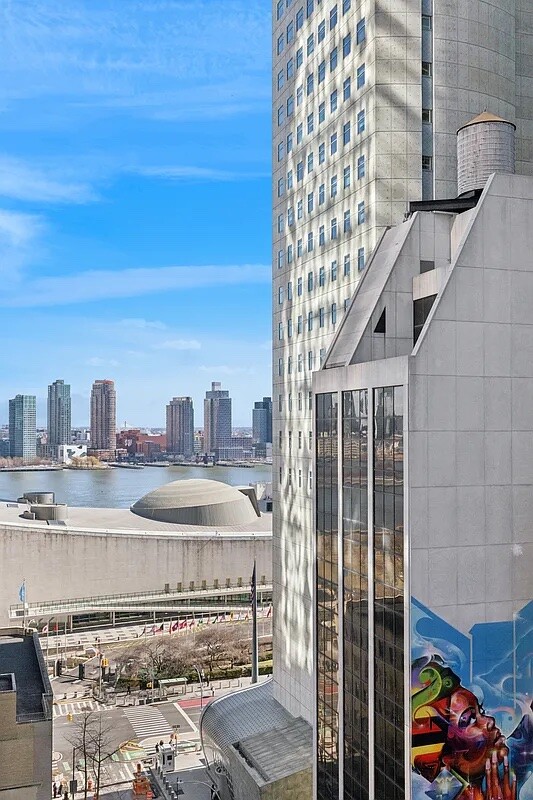 321 East 45th Street 7G Turtle Bay New York NY 10017