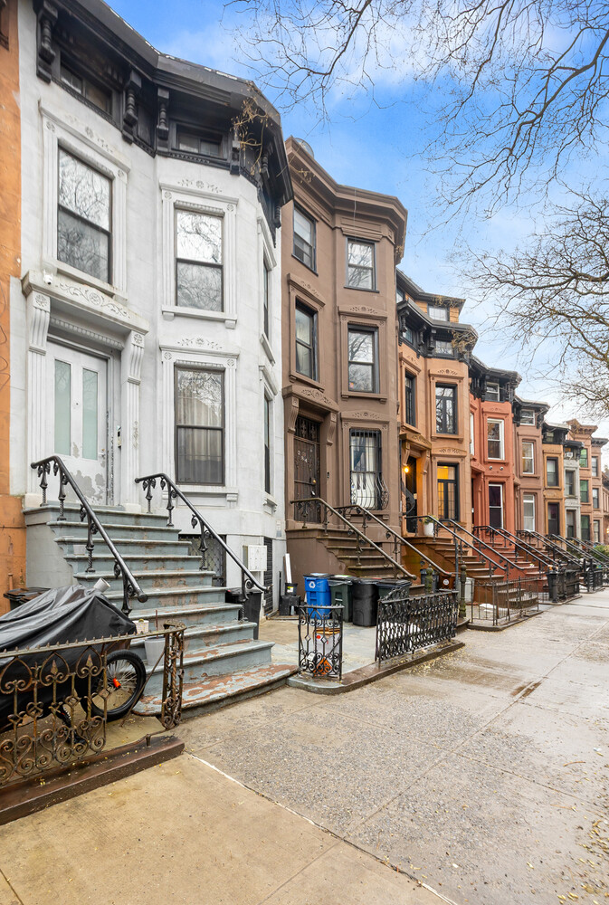 286 Clifton Place Bedford Stuyvesant Brooklyn NY 11216