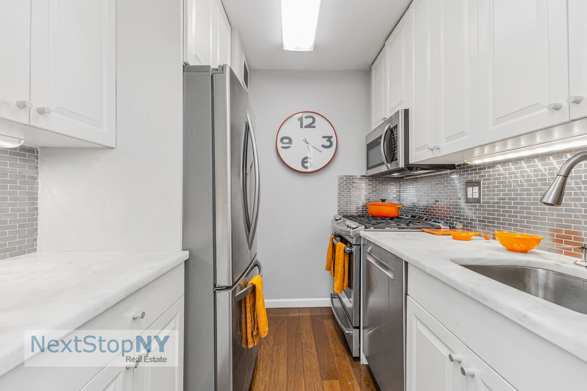 245 East 54th Street 17A Turtle Bay New York NY 10022