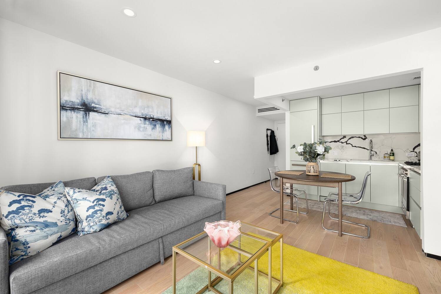 350 West 44th Street 203 Clinton New York NY 10036