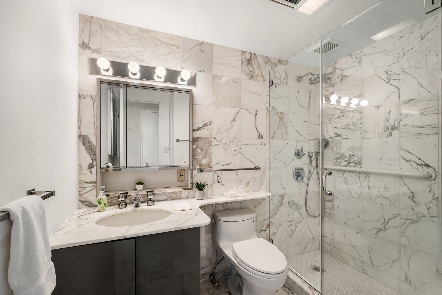 860 United Nations Plaza 27/28C Beekman Place New York NY 10017