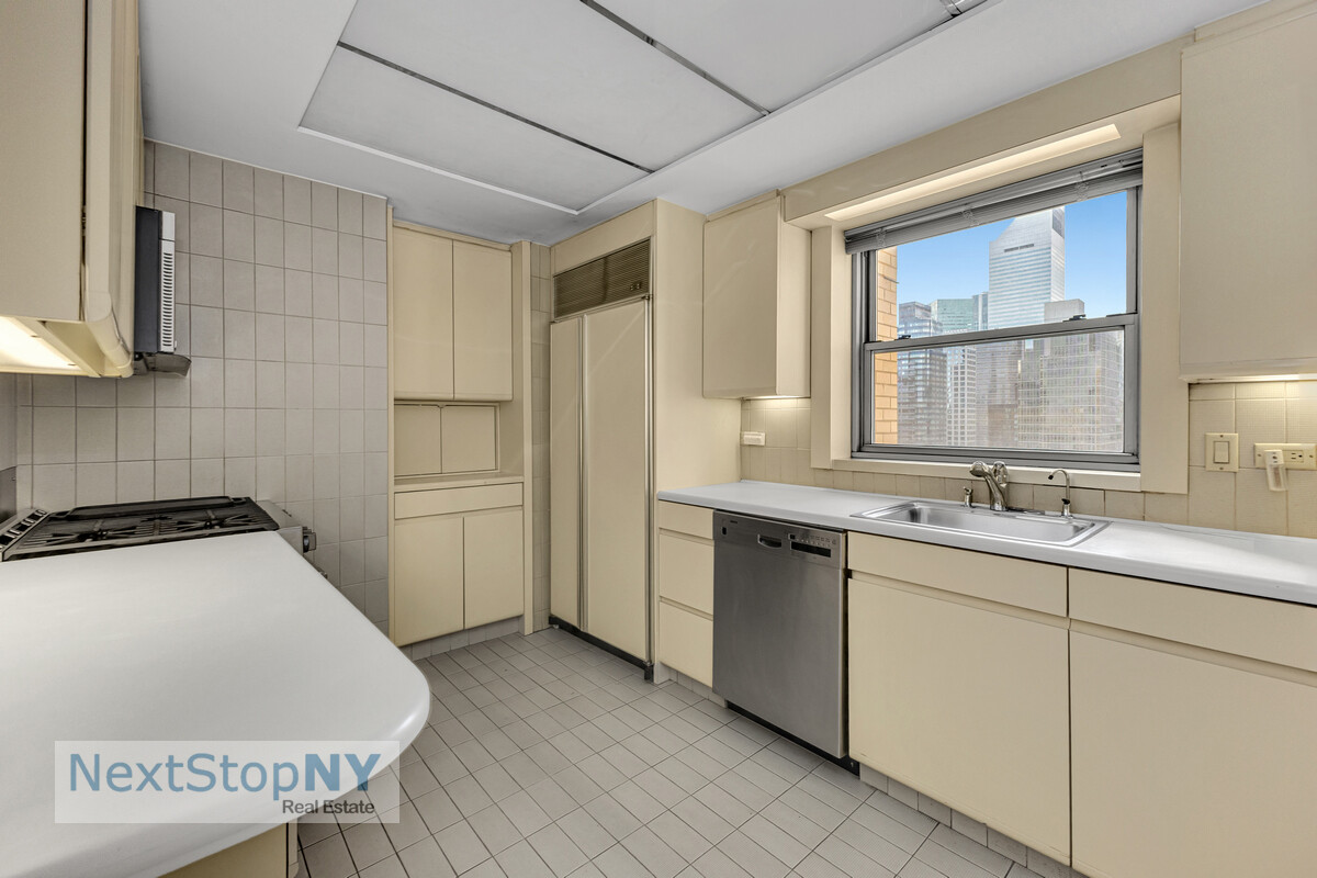 400 East 56th Street 27R Sutton Place New York NY 10022