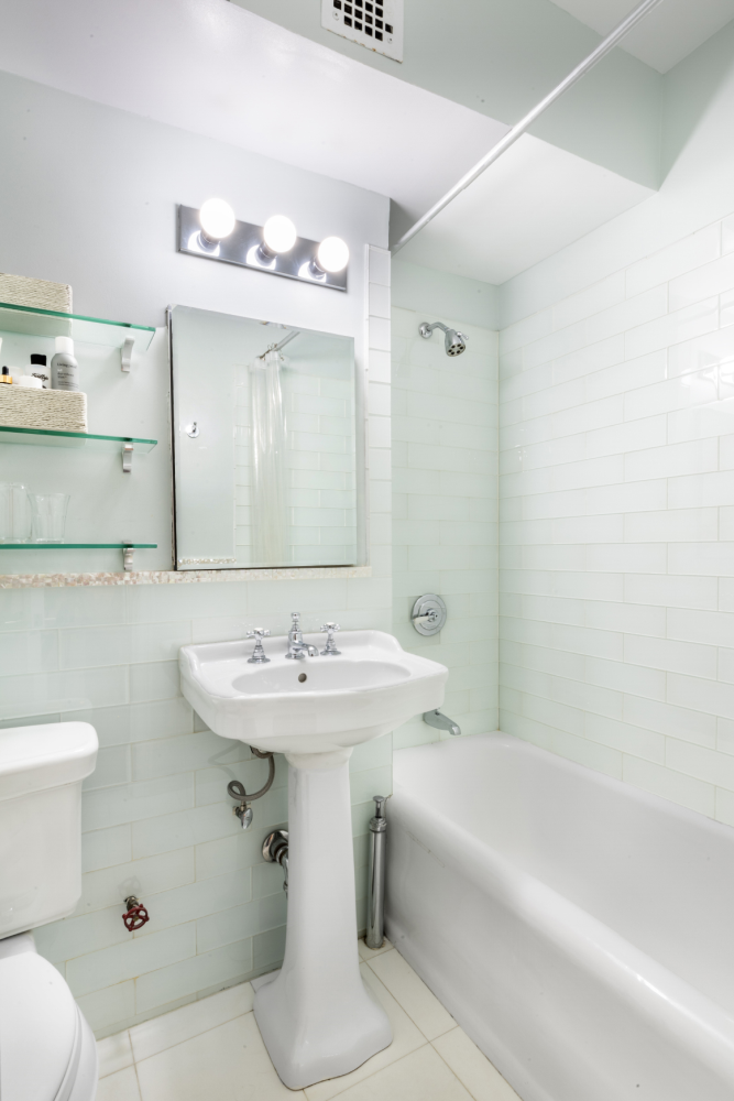24 Fifth Avenue 1225 Greenwich Village New York NY 10011