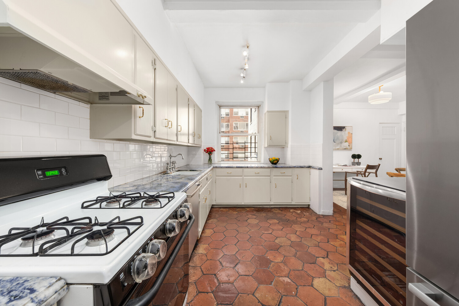 320 East 72nd Street 6A Upper East Side New York NY 10021