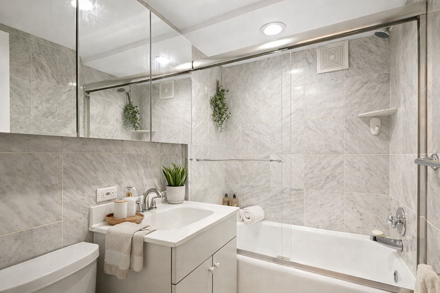 5 Tudor City Place 1221 Tudor City New York NY 10017