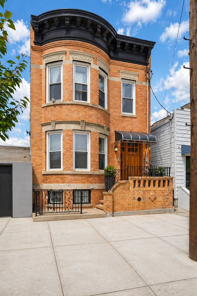 36-26 11th Street Long Island City Queens NY 11106